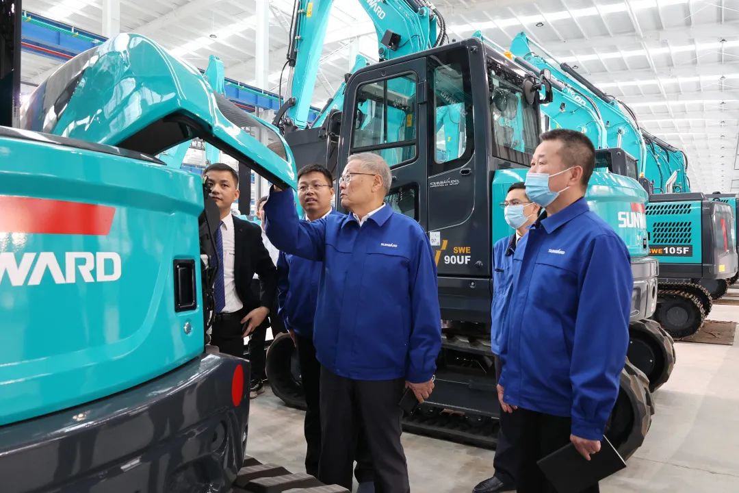 助力“双碳”目标!k1体育
集中发布F系列国四挖掘机