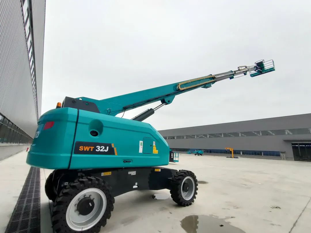 无需扩桥！k1体育
国四款32米直臂式高空作业平台成功下线