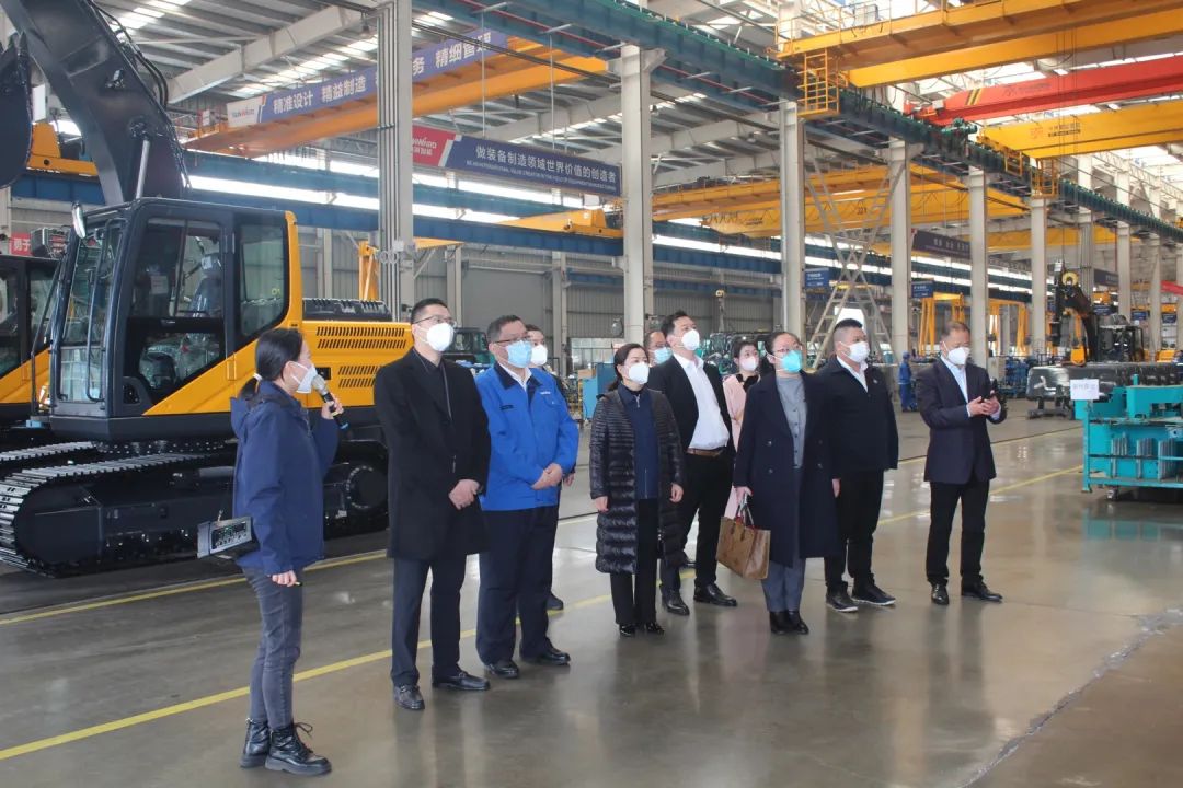 五粮液集团工会主席郭叙雷带队赴k1体育
考察交流