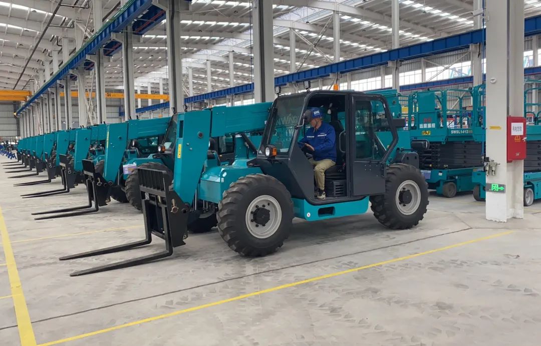 吹响复工“冲锋号”，全力冲刺“开门红”！k1体育
高空机械复工复产进行时