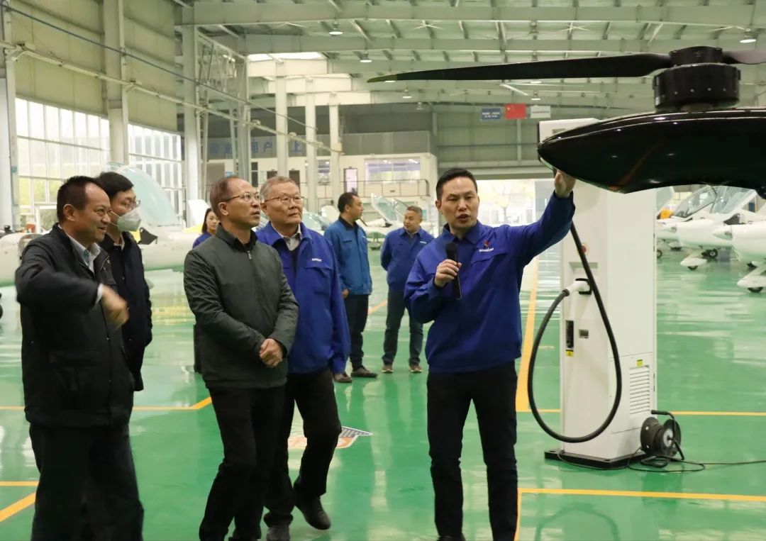 广州市国资委主任陈德俊考察k1体育
航空产业基地