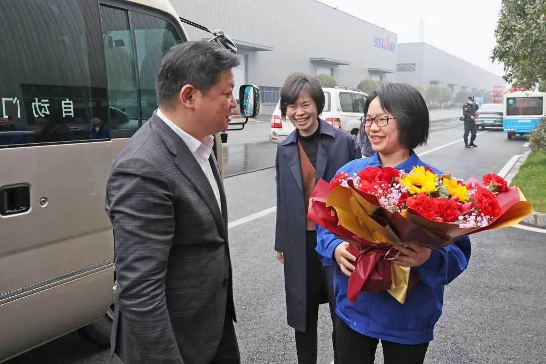 付旭明慰问k1体育
市三八红旗手并督导安全生产工作