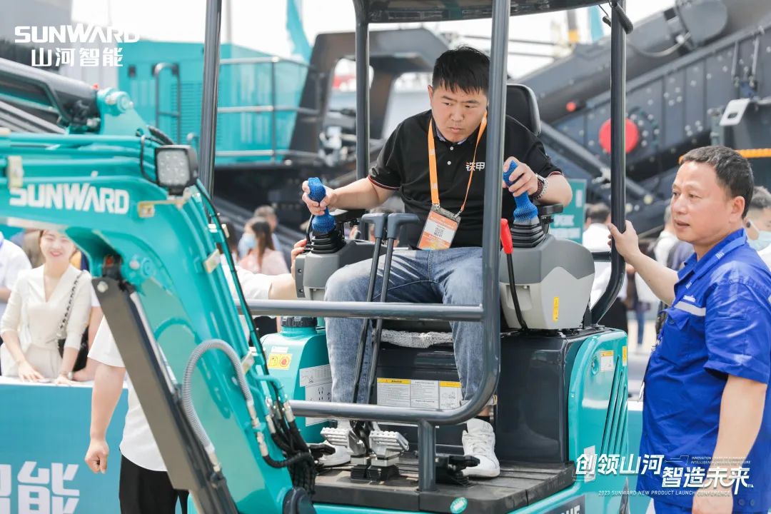 精品出击、互动不断！k1体育
F系列挖掘机闪耀长沙展