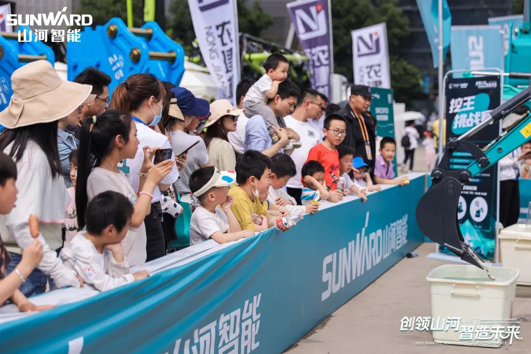 精品出击、互动不断！k1体育
F系列挖掘机闪耀长沙展