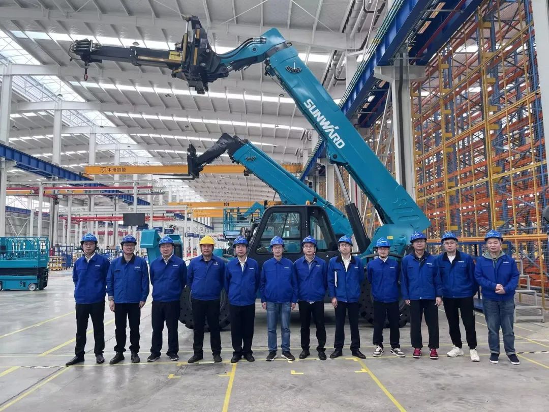 独家定制!k1体育
油缸更换机器人顺利下线