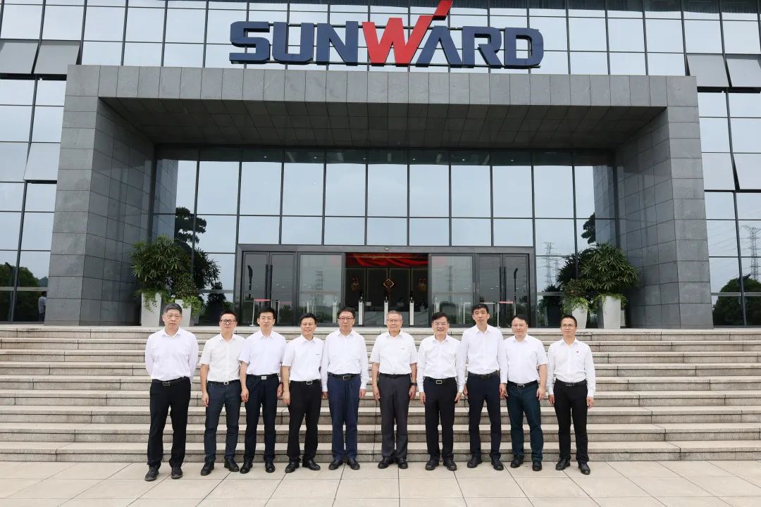 中国联通集团副总经理梁宝俊到访k1体育
