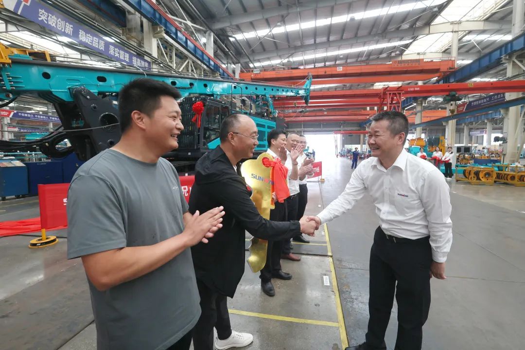 助力“双碳”、绿动未来！k1体育
增程式电动旋挖钻机、液压混合动力旋挖钻机齐交付