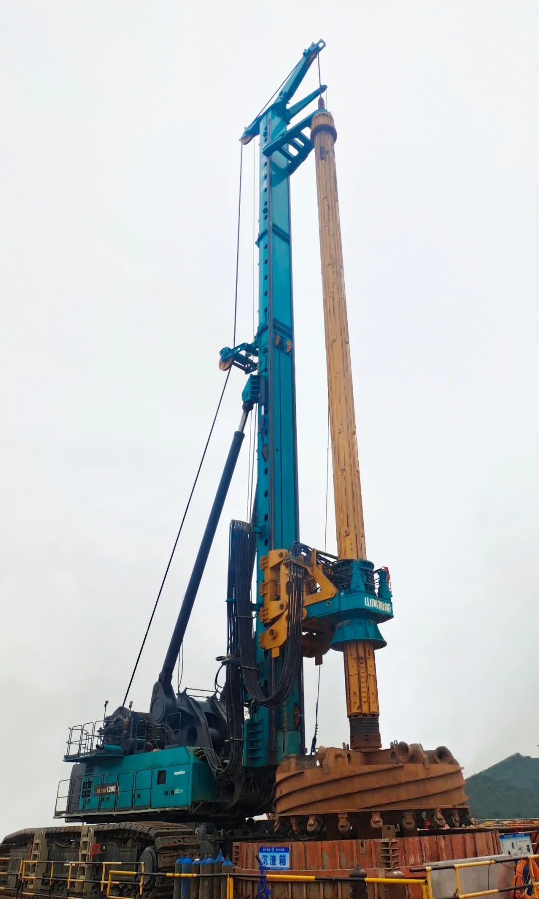 新战绩+1!k1体育
超级旋挖钻机创6.3米直径钻孔新纪录