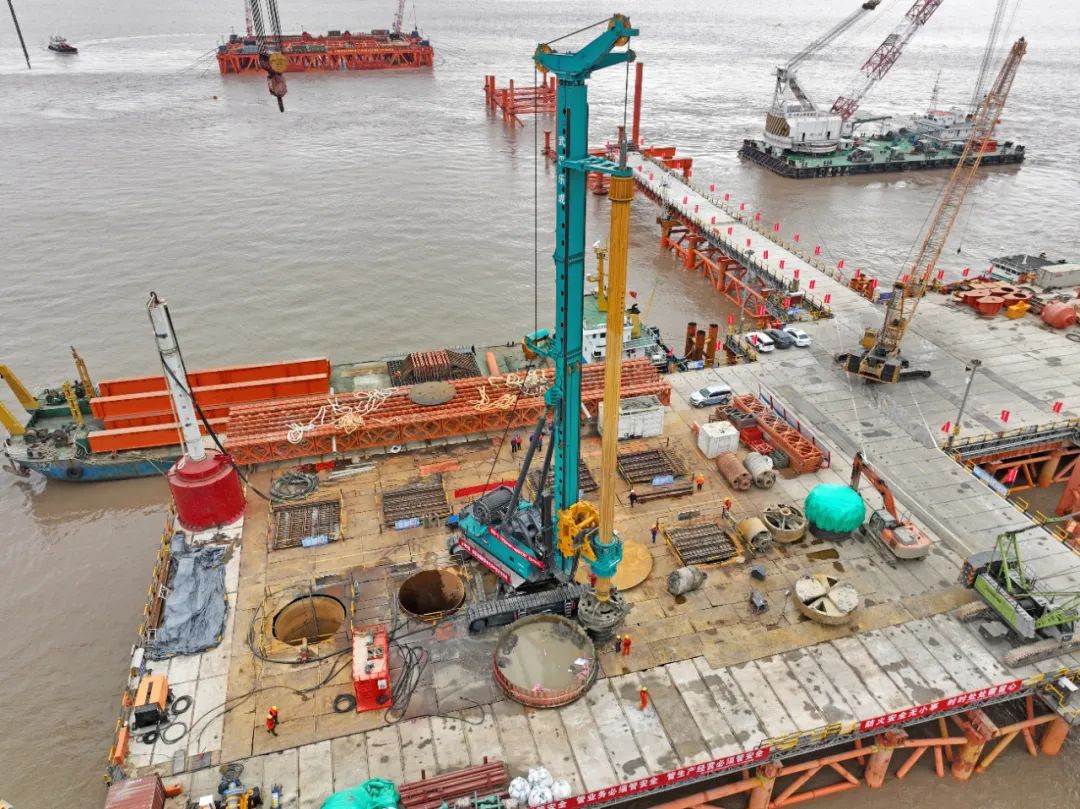 新战绩+1!k1体育
超级旋挖钻机创6.3米直径钻孔新纪录