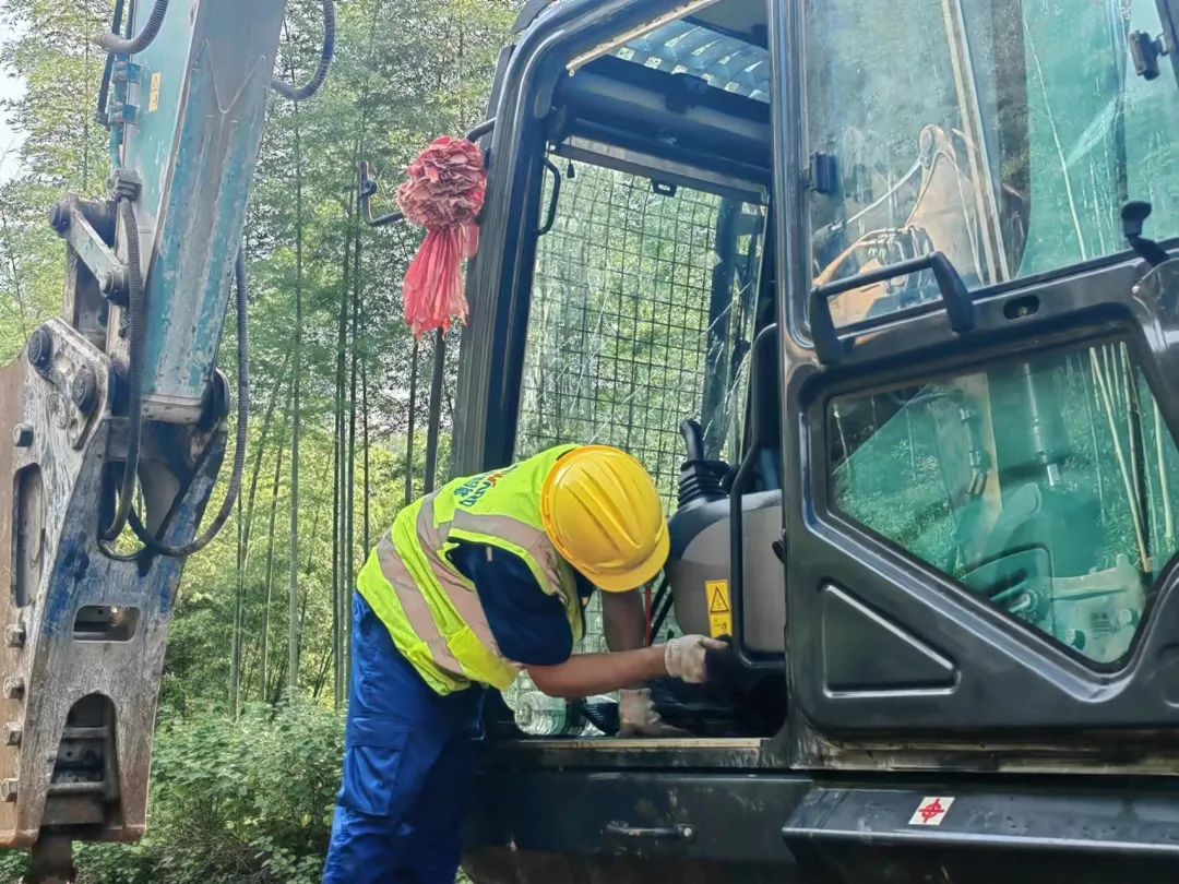 品质山河,用心服务!k1体育
挖掘机2023年服务万里行正式出征