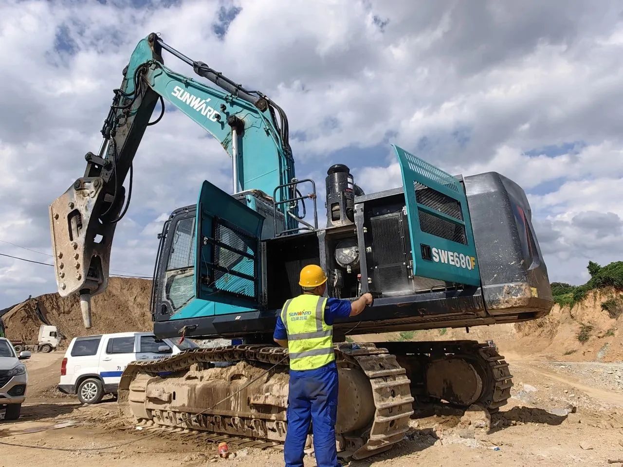 步履不停,服务不止!k1体育
挖掘机服务万里行火热进行中