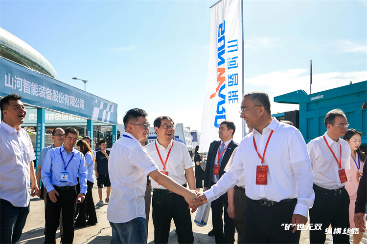 “矿”世无双,纵横丝路!k1体育
亮相第十三届新疆国际矿业与装备博览会