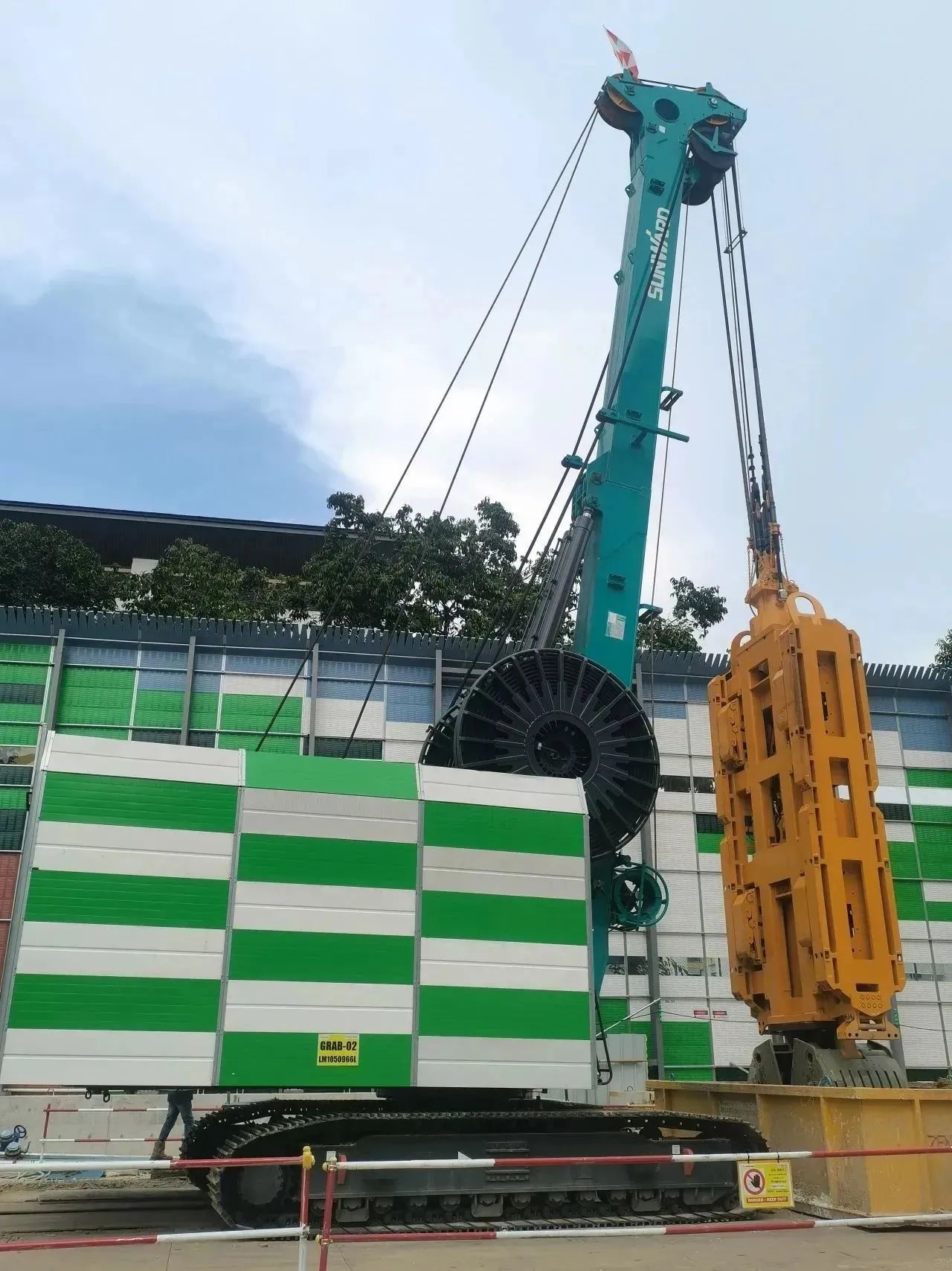 助力国内国际重大工程！k1体育
液压抓斗实力“出圈”