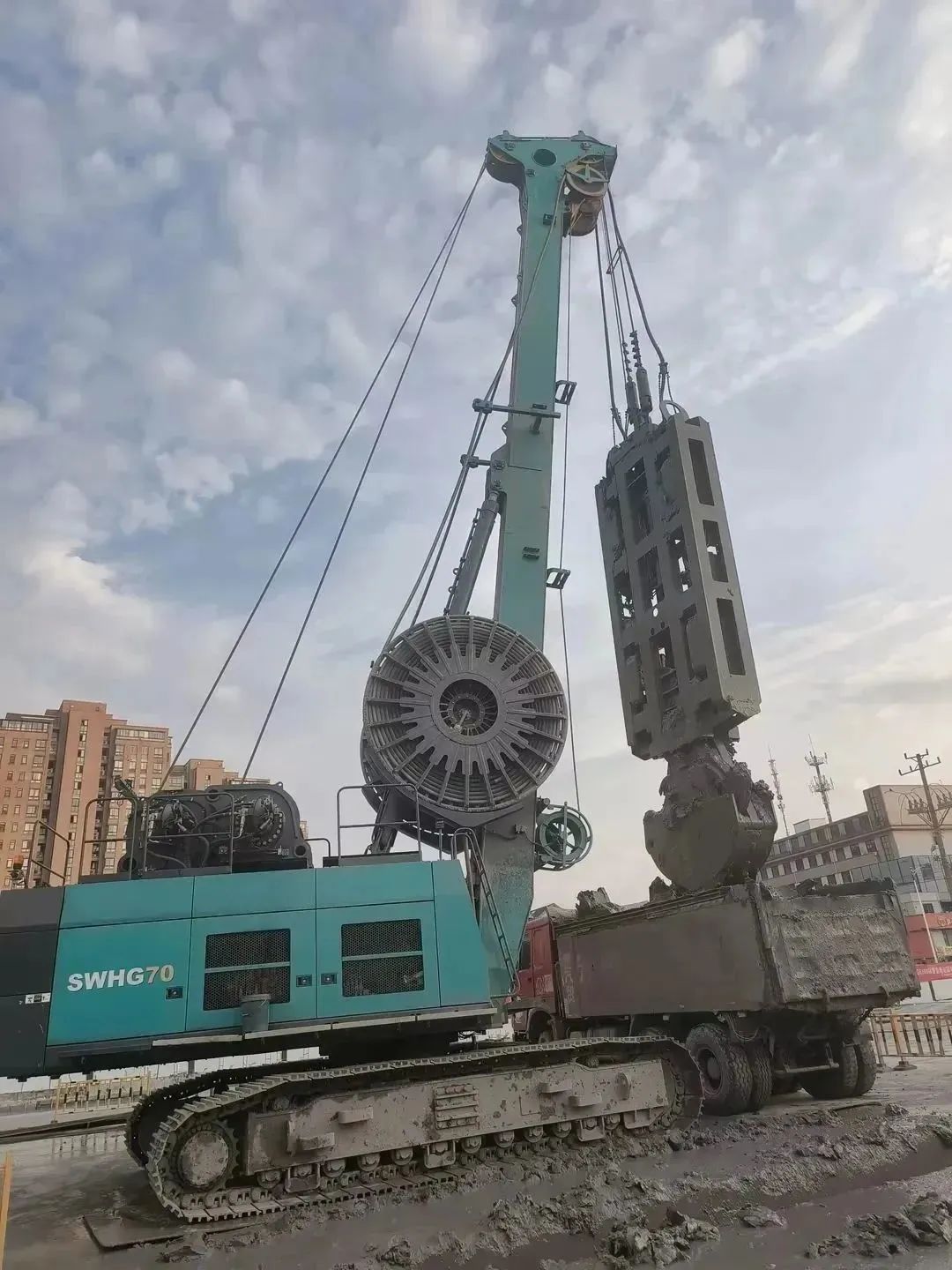 助力国内国际重大工程！k1体育
液压抓斗实力“出圈”