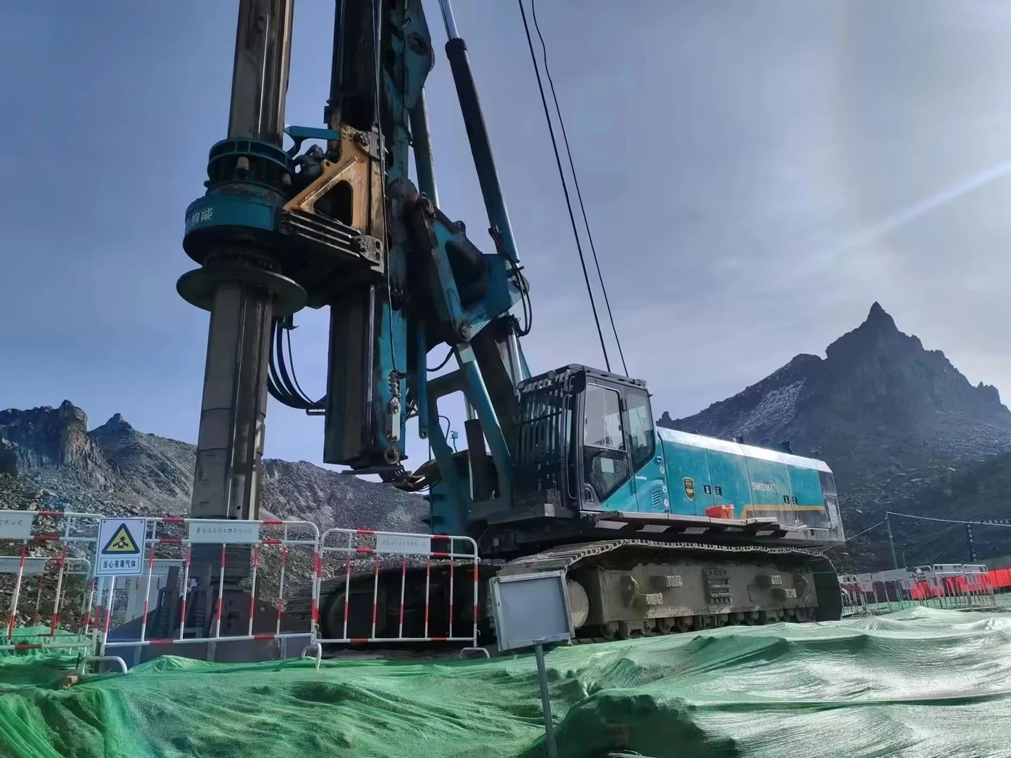 助力世界最高海拔特高压直流输电工程,k1体育
旋挖钻机展现硬核实力