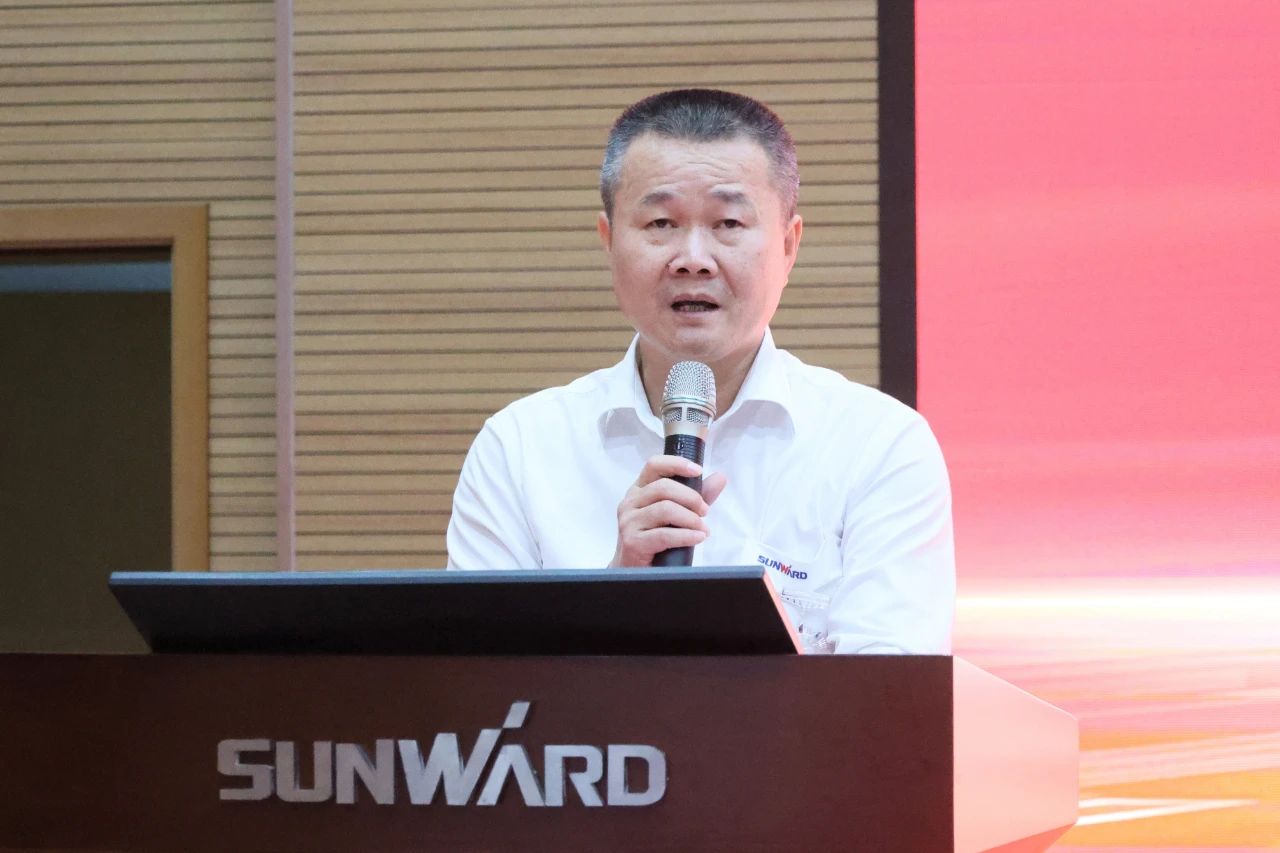 强信心 聚合力 共建美好家园——庆祝k1体育
成立24周年表彰大会隆重召开