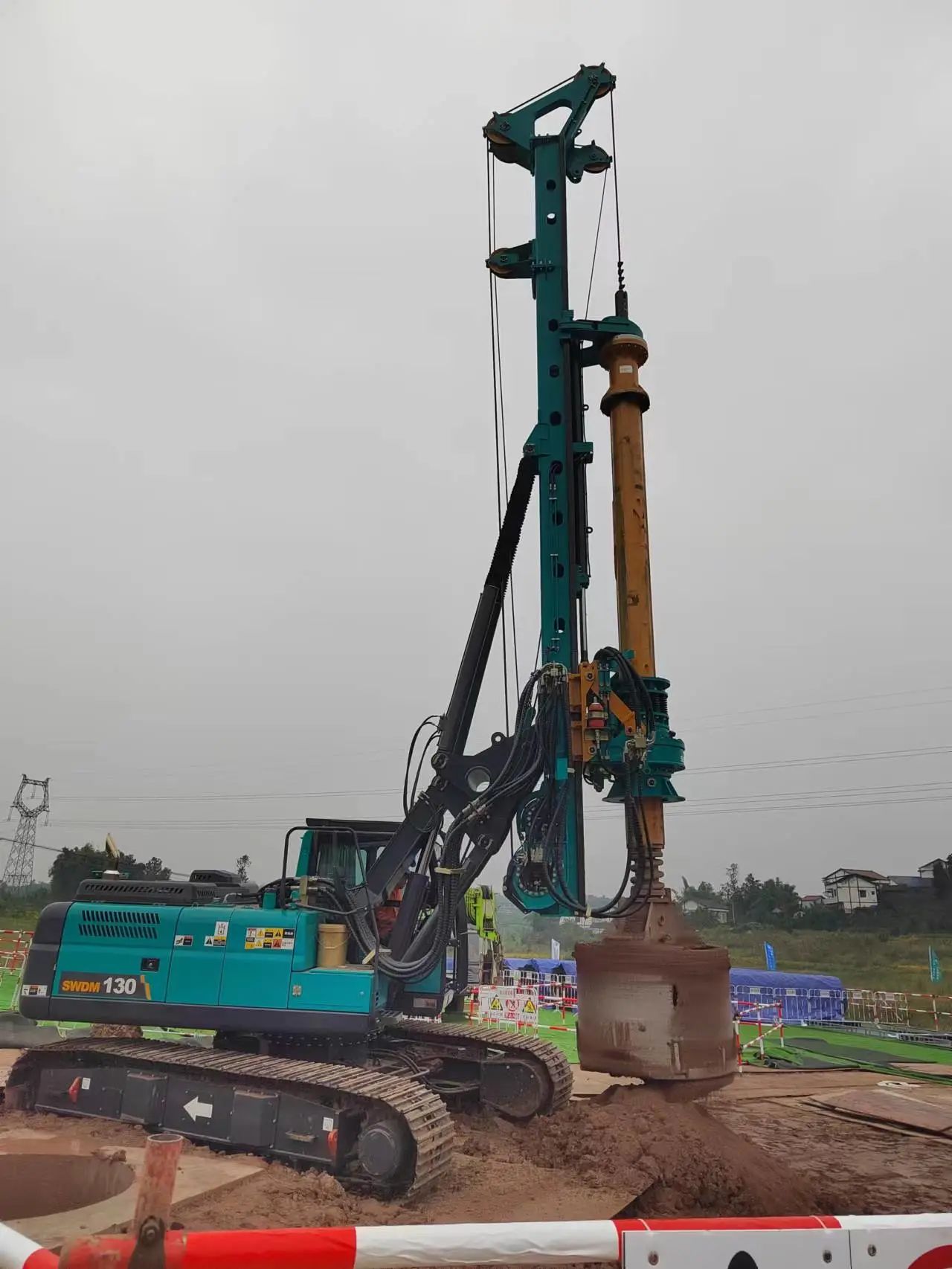 “强将”出击！k1体育
旋挖钻机助力哈密送重庆特高压工程