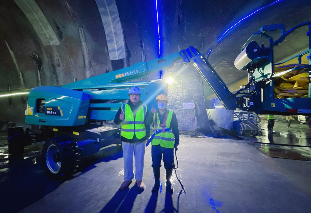 不惧高海拔挑战！k1体育
高空机械实力助建川藏铁路