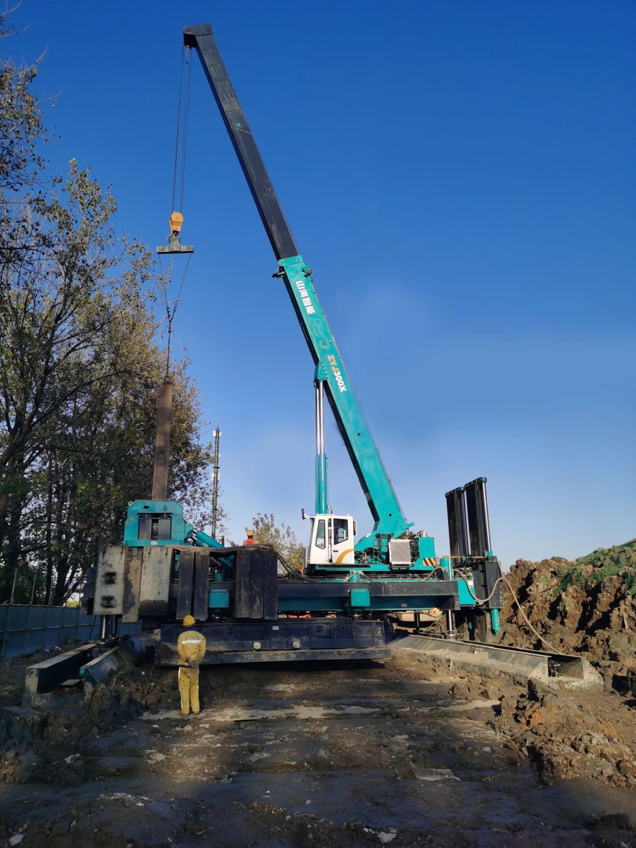 “山河绿”闪耀西子湖畔！k1体育
ZYJ300X斜桩压桩机强势来袭