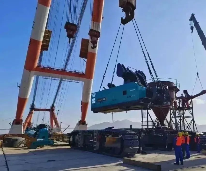 全面告捷!k1体育
超级旋挖钻机圆满完成甬舟铁路西堠门公铁两用大桥桩基施工任务