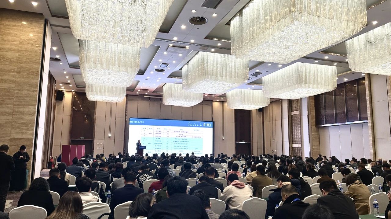 “爆品”来袭,签单不断! k1体育
盛装亮相第八届全国高空作业平台租赁大会