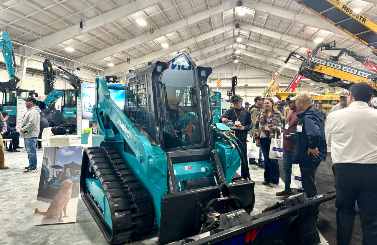 k1体育
亮相加拿大最大重型设备展