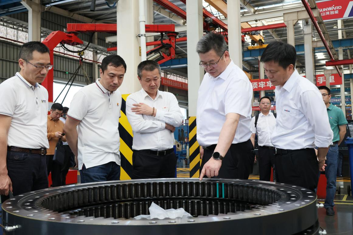 湖南钢铁集团党委书记、董事长李建宇到k1体育
调研交流