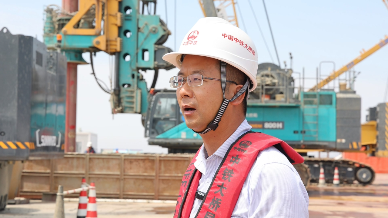 先导式创新,再推电动新品!k1体育
SWDM520EE增程式旋挖钻机推介会成功举办