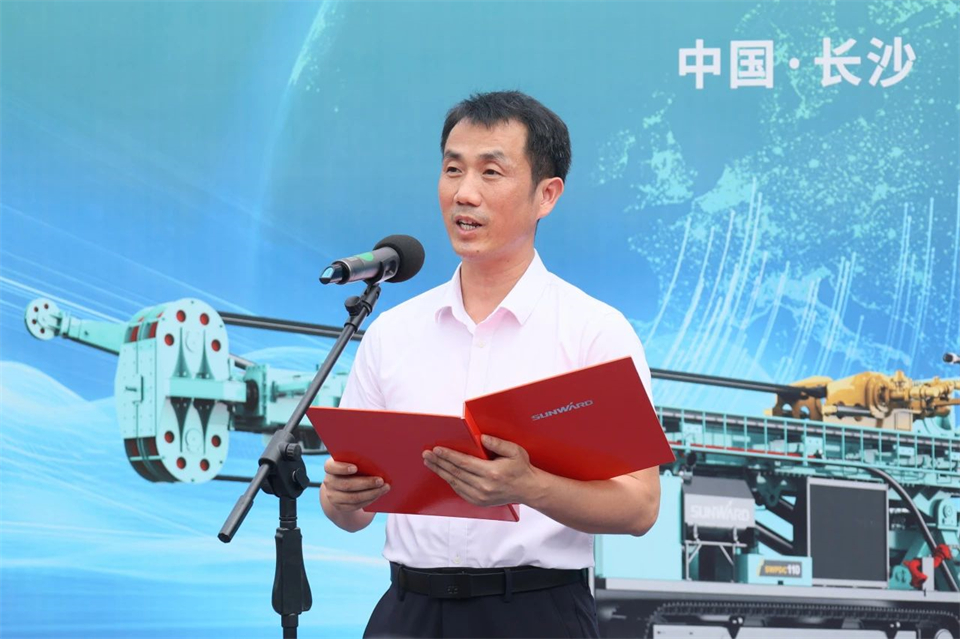 引领绿色科技新篇章!k1体育
新能源钻机成功交付