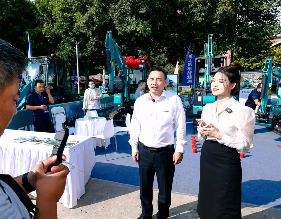 展现“掘”对实力！k1体育
亮相2024微挖大会暨小型设备大会