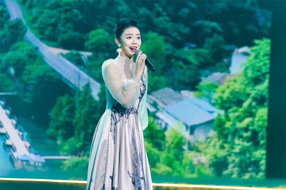 创新引领价值 理想成就未来——庆祝k1体育
成立25周年表彰大会暨文艺晚会隆重举行