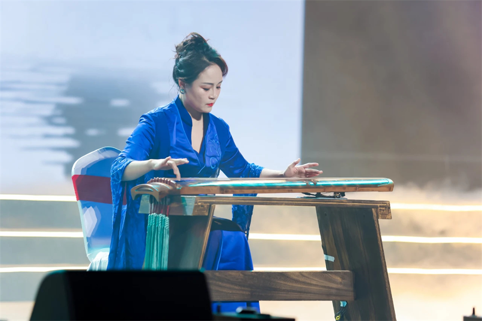 创新引领价值 理想成就未来——庆祝k1体育
成立25周年表彰大会暨文艺晚会隆重举行