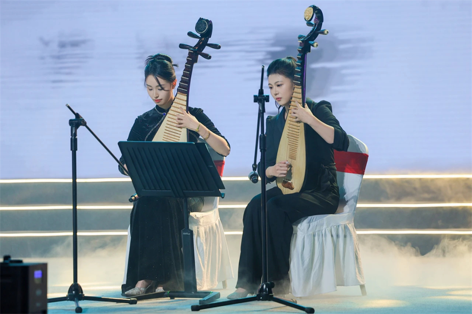 创新引领价值 理想成就未来——庆祝k1体育
成立25周年表彰大会暨文艺晚会隆重举行