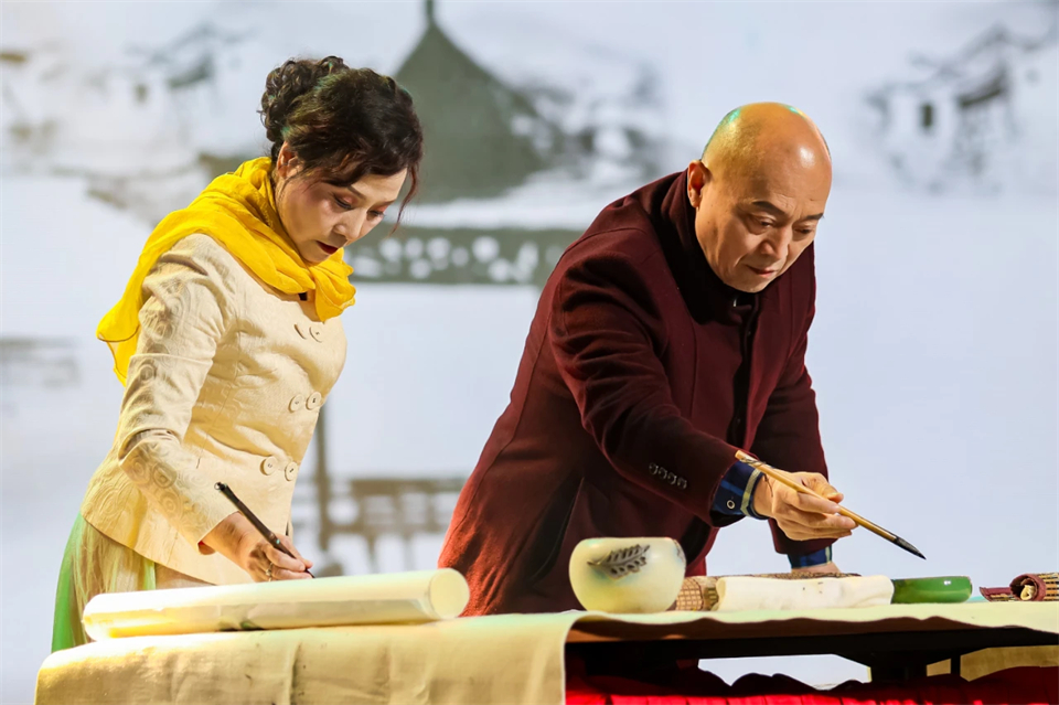 创新引领价值 理想成就未来——庆祝k1体育
成立25周年表彰大会暨文艺晚会隆重举行