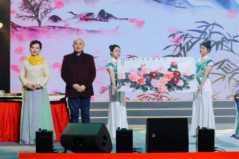 创新引领价值 理想成就未来——庆祝k1体育
成立25周年表彰大会暨文艺晚会隆重举行