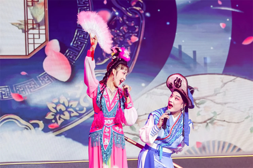 创新引领价值 理想成就未来——庆祝k1体育
成立25周年表彰大会暨文艺晚会隆重举行