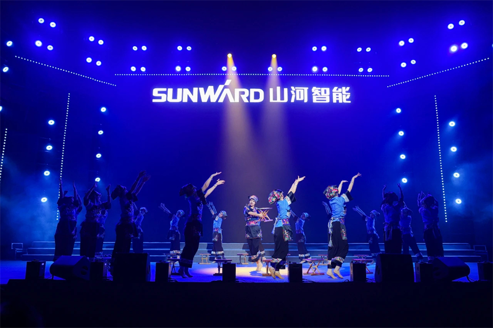 创新引领价值 理想成就未来——庆祝k1体育
成立25周年表彰大会暨文艺晚会隆重举行