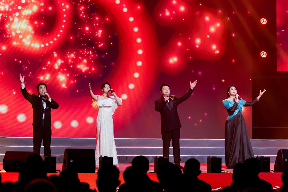 创新引领价值 理想成就未来——庆祝k1体育
成立25周年表彰大会暨文艺晚会隆重举行