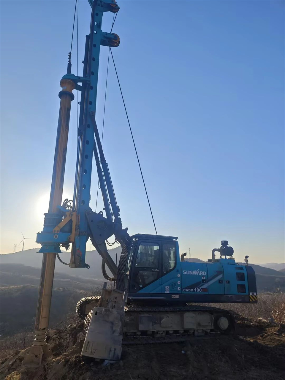 k1体育
举办电塔桩技术创新交流会，为电力基础设施建设注入新动力