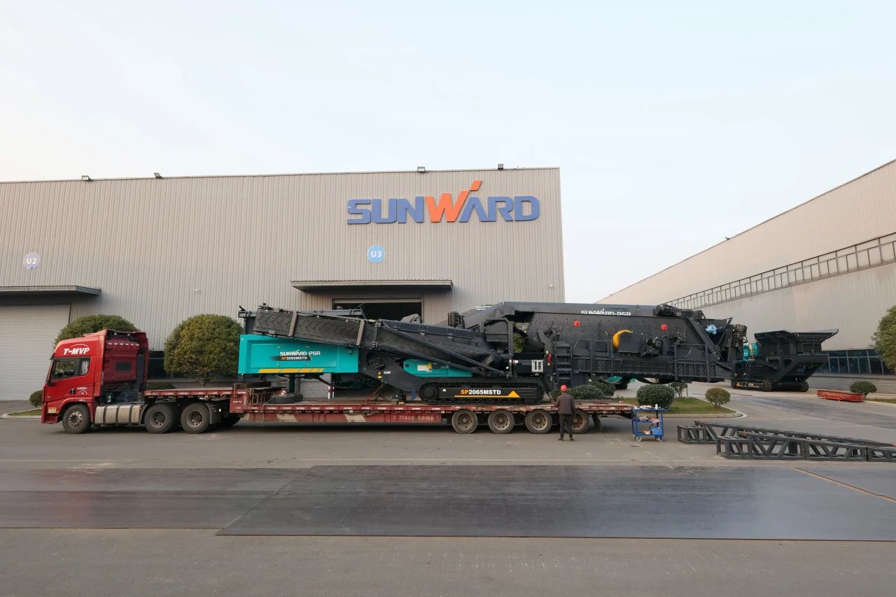 山河普石勒柴电一体移动破碎筛分设备热销海外