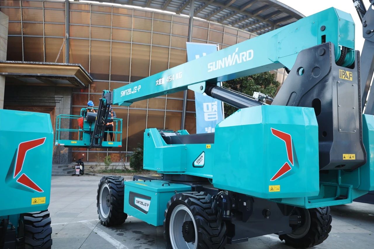 登“高”向“新”,k1体育
亮相第九届全国高空作业平台租赁大会