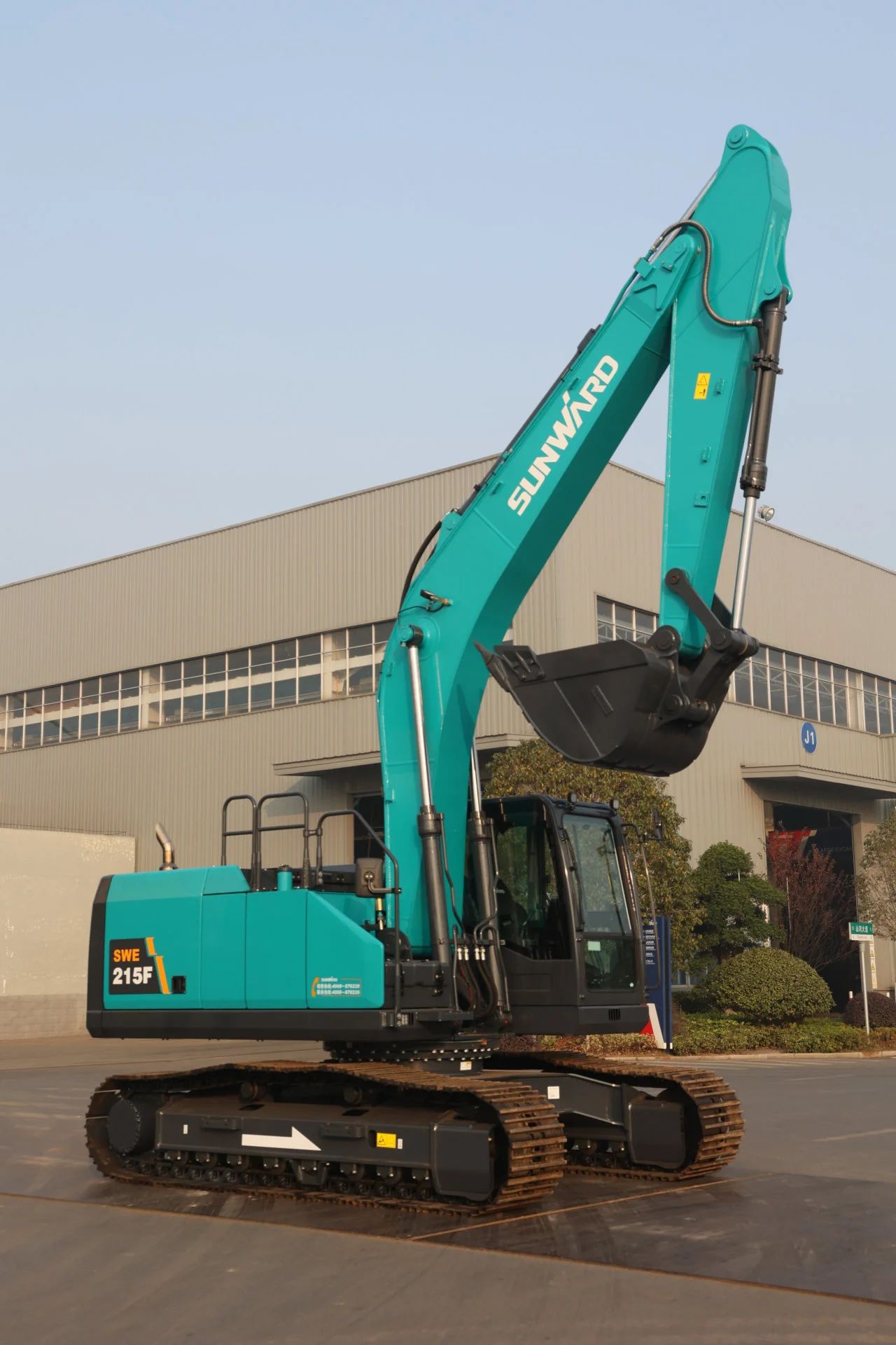 聚焦市场需求,k1体育
三款精品工程液压挖掘机成功下线