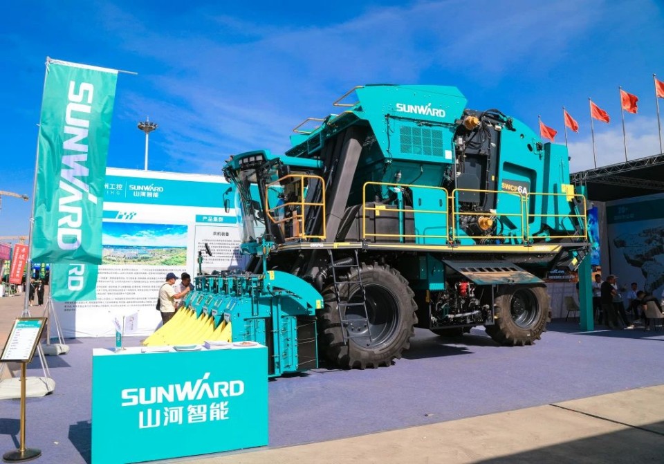 k1体育
亮相2025新疆国际农业机械博览会