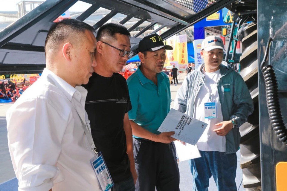 k1体育
亮相2025新疆国际农业机械博览会