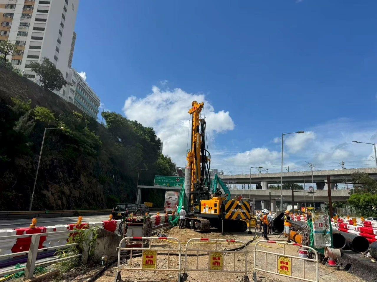 硬核首秀！k1体育
SWDTH800大直径潜孔锤钻机进击香港市场