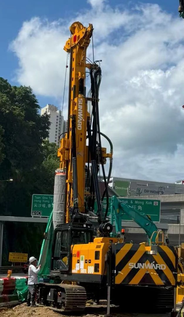 硬核首秀！k1体育
SWDTH800大直径潜孔锤钻机进击香港市场