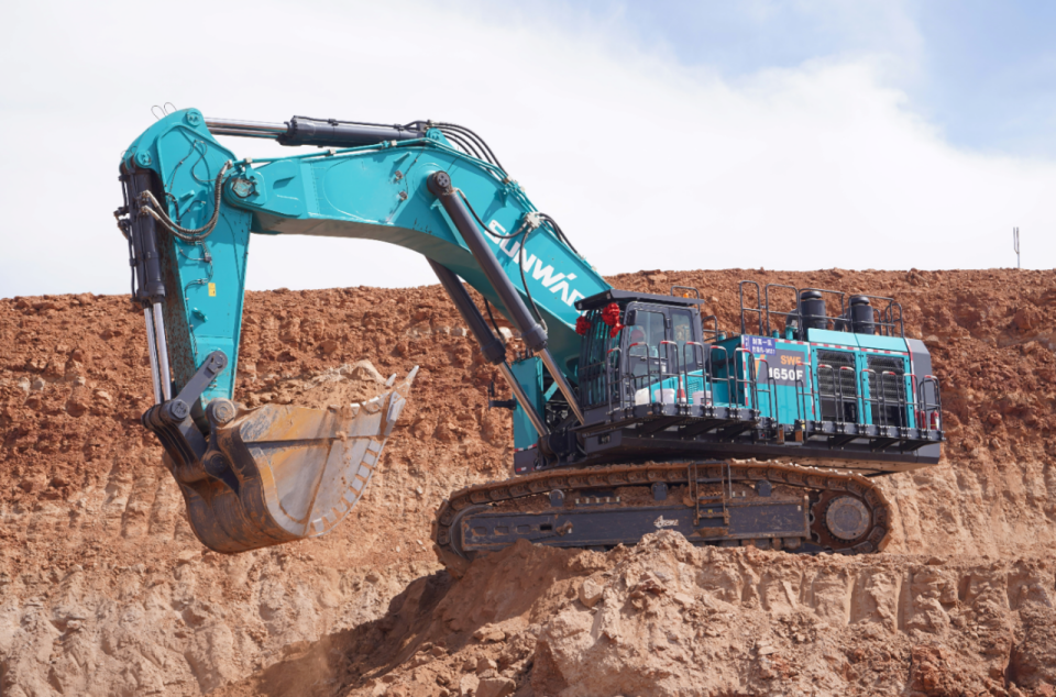 创新引领,实力见证!k1体育
明星产品荣登“2025工程机械TOP10年度榜”