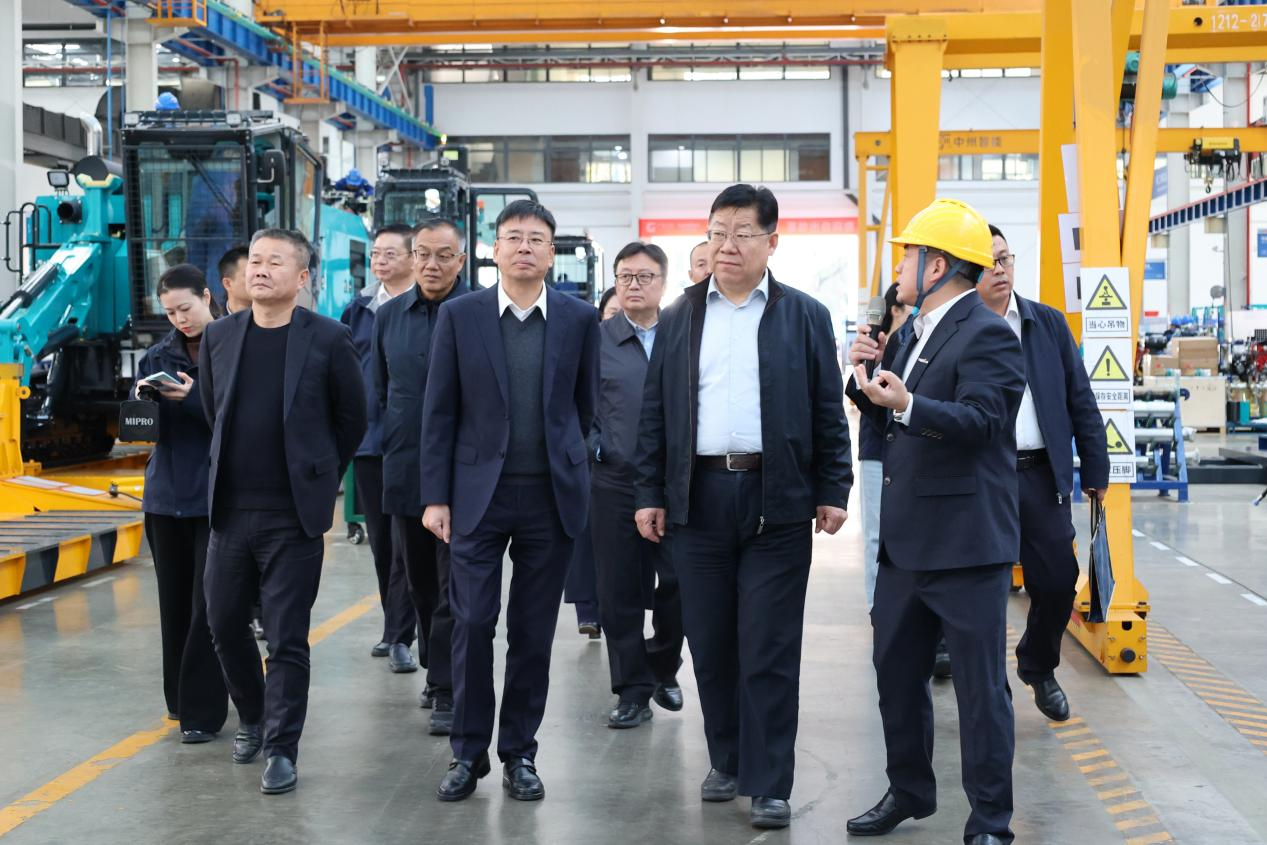 新矿投资集团党委书记、董事长王漠到访k1体育
