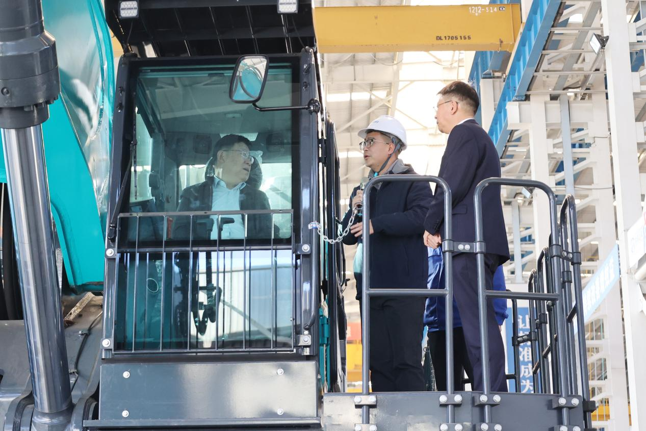 新矿投资集团党委书记、董事长王漠到访k1体育
