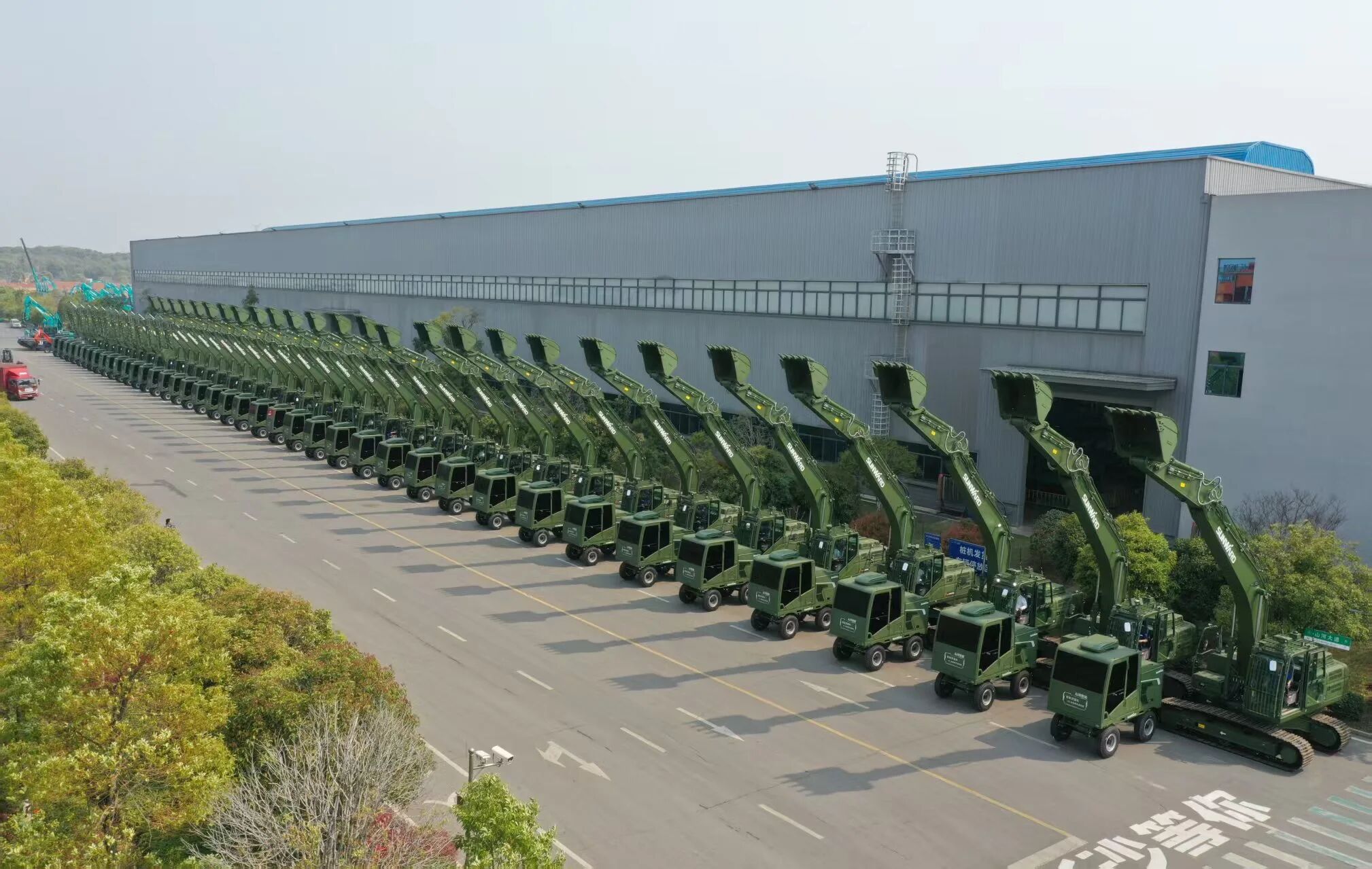 智能遥控挖掘机获评湖南省制造业单项冠军，彰显k1体育
创新实力